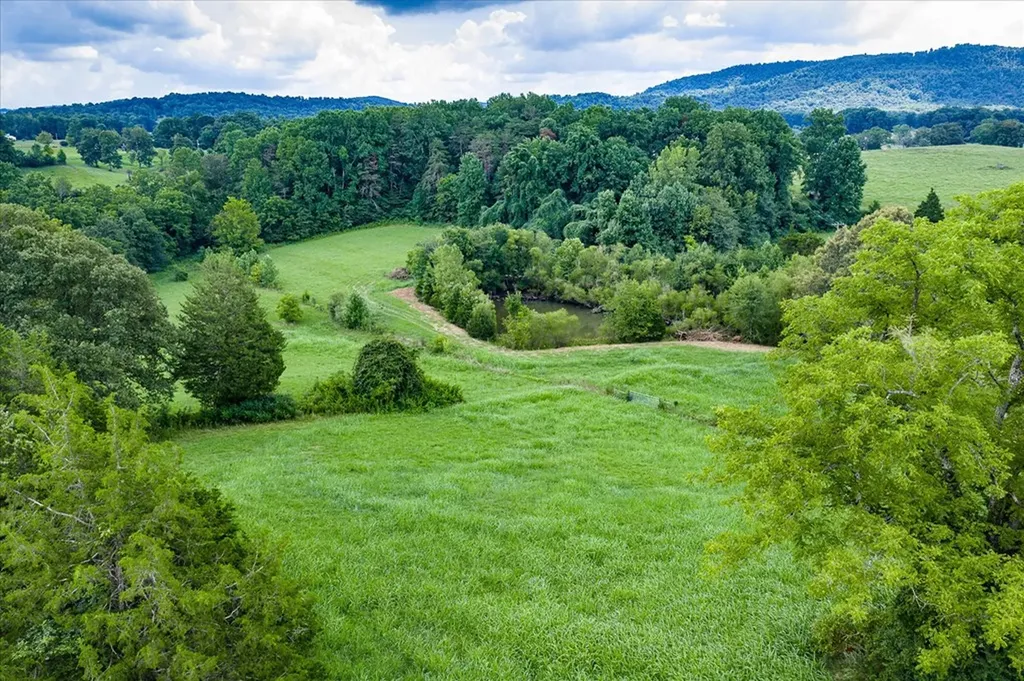 14 Alexander Lane Byrdstown TN 38549