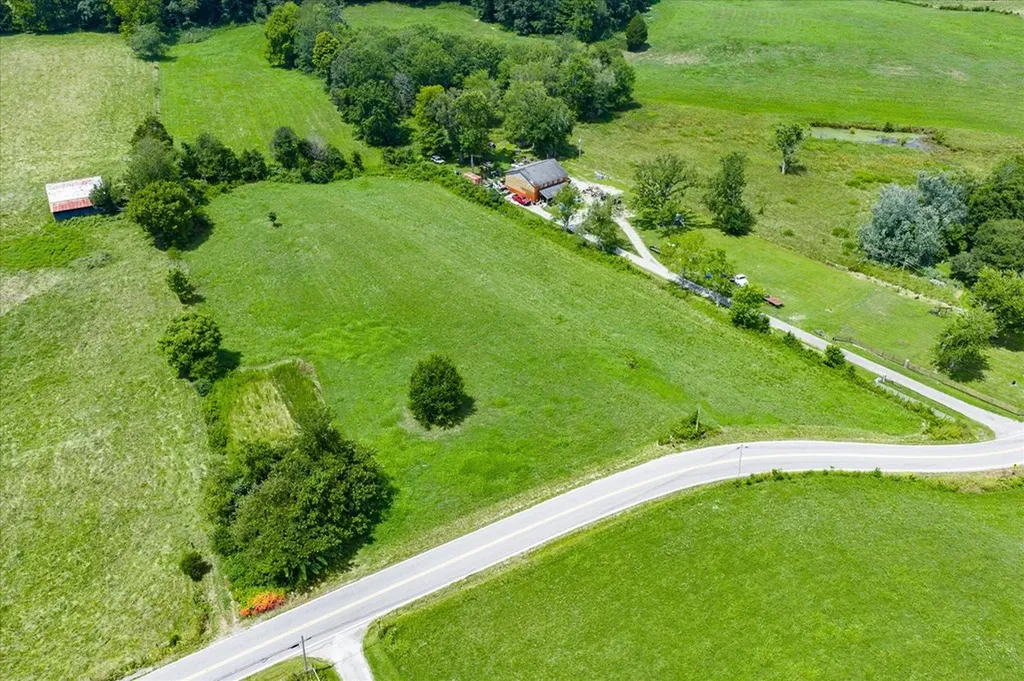 14 Alexander Lane Byrdstown TN 38549