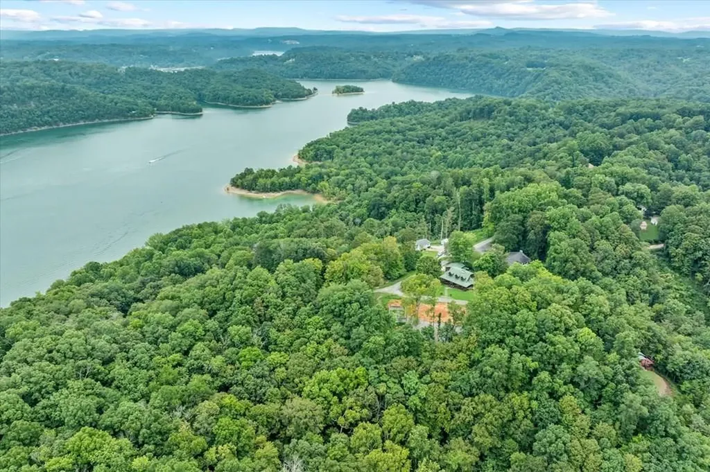 29/30 Osprey Lane Byrdstown TN 38549