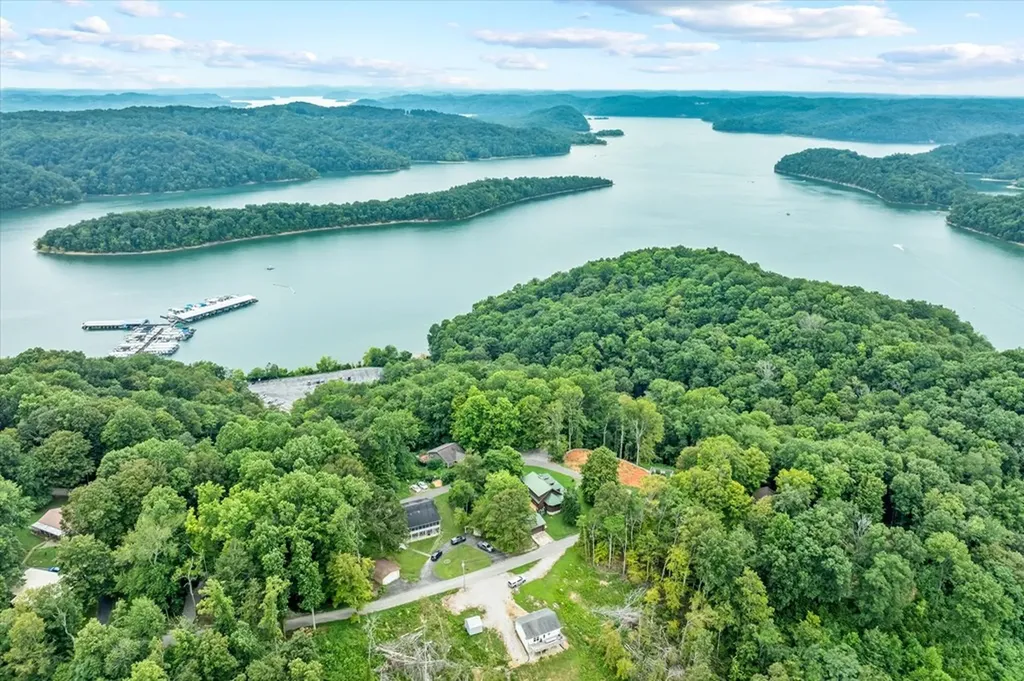 29/30 Osprey Lane Byrdstown TN 38549