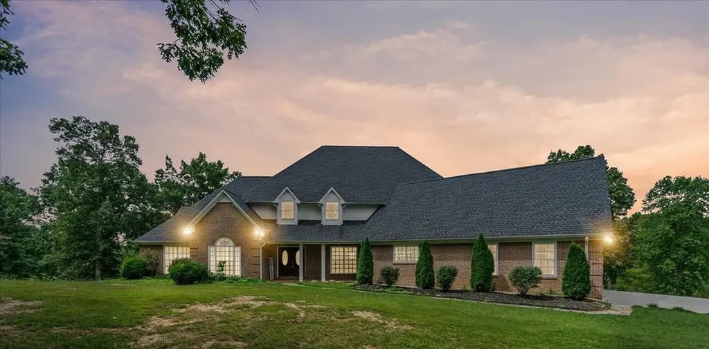 4100 River Road Baxter TN 38544