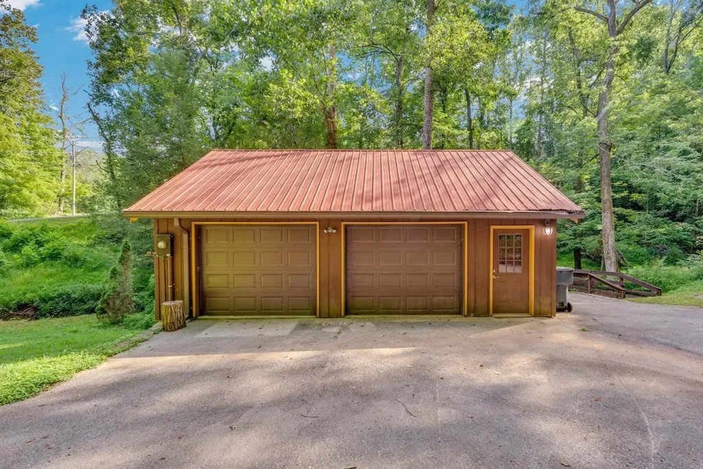 629 Julia Drive Cookeville TN 38506