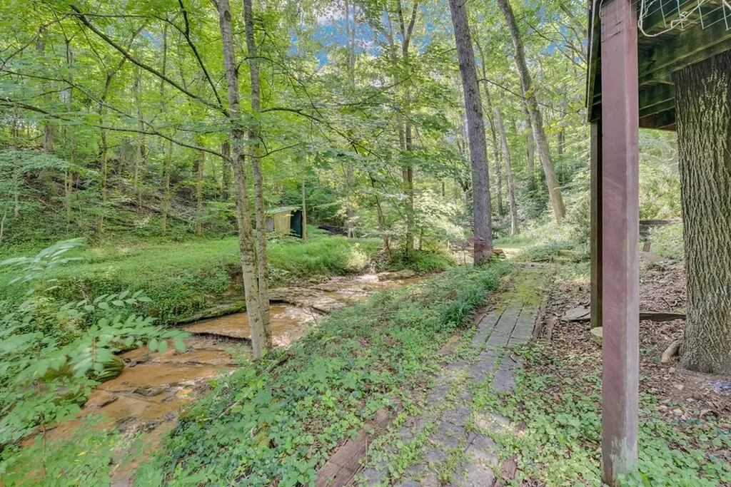 629 Julia Drive Cookeville TN 38506