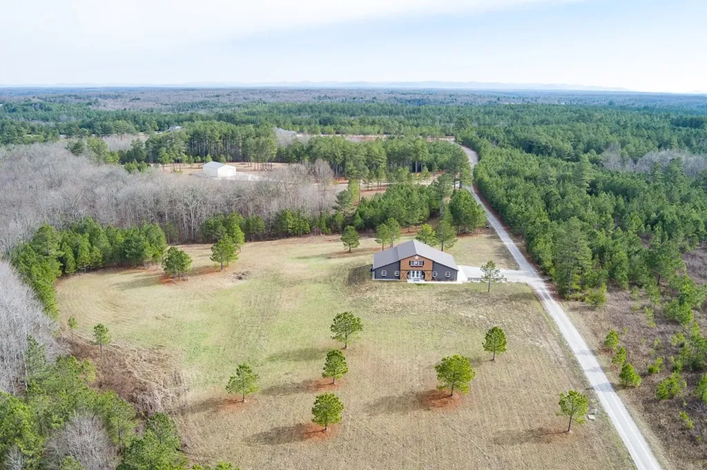 1133 Thoroughbred Lane Jamestown TN 38556