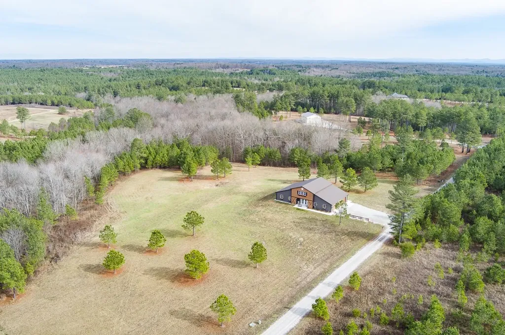 1133 Thoroughbred Lane Jamestown TN 38556