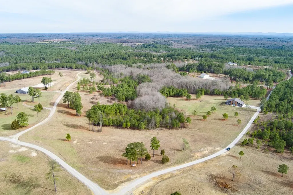 1133 Thoroughbred Lane Jamestown TN 38556