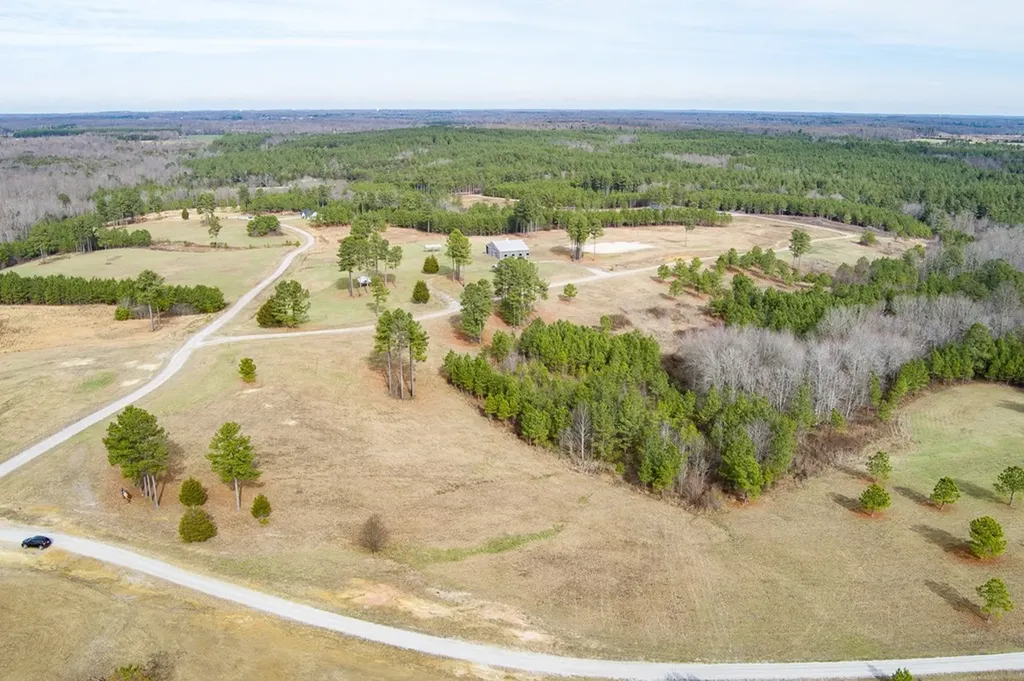 1133 Thoroughbred Lane Jamestown TN 38556