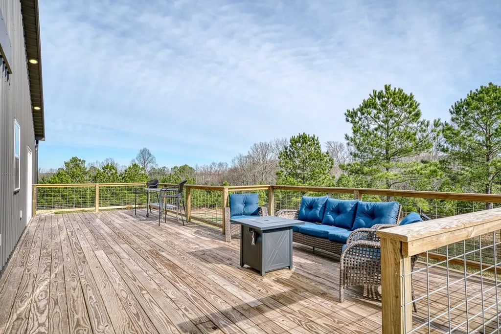 1133 Thoroughbred Lane Jamestown TN 38556