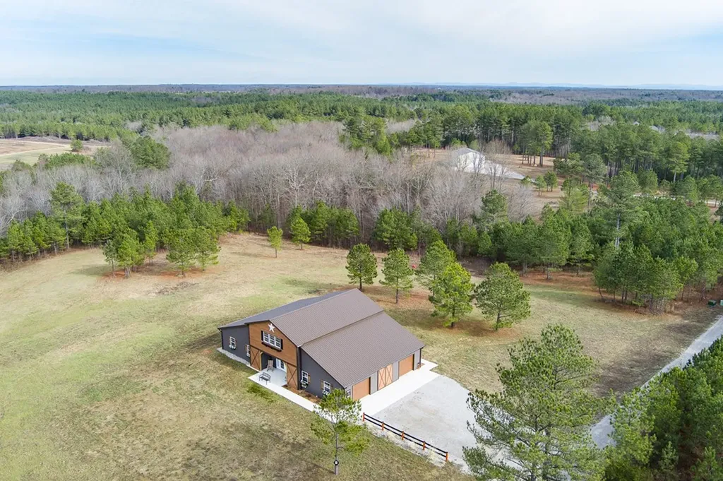 1133 Thoroughbred Lane Jamestown TN 38556