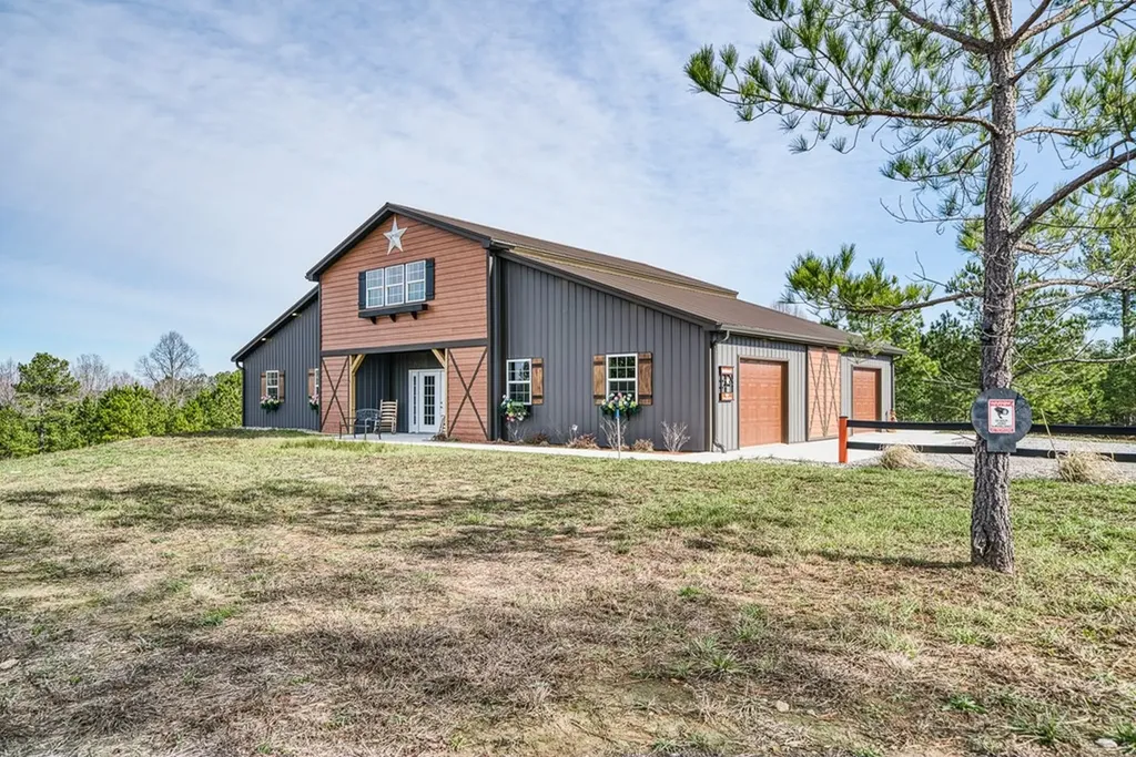 1133 Thoroughbred Lane Jamestown TN 38556