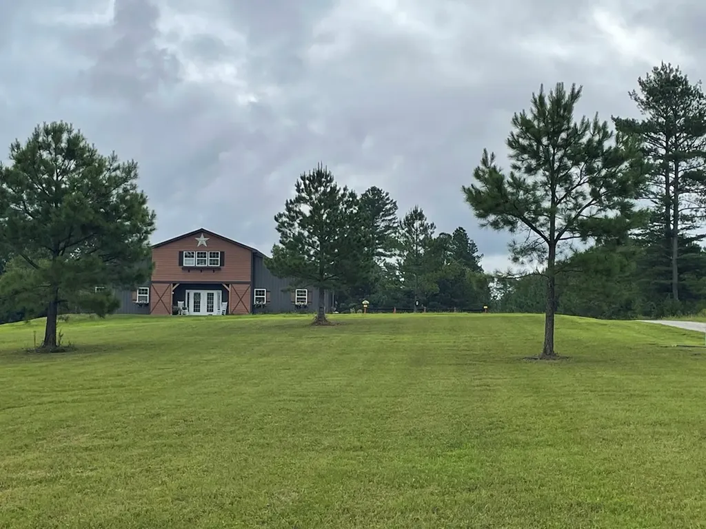 1133 Thoroughbred Lane Jamestown TN 38556