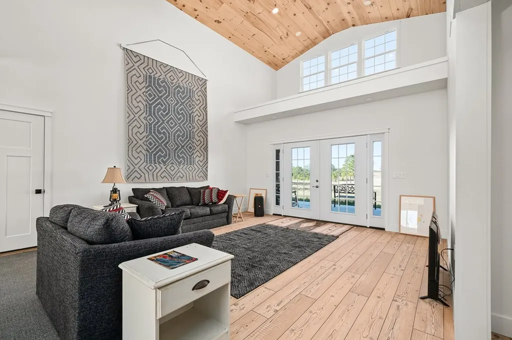 1133 Thoroughbred Lane Jamestown TN 38556