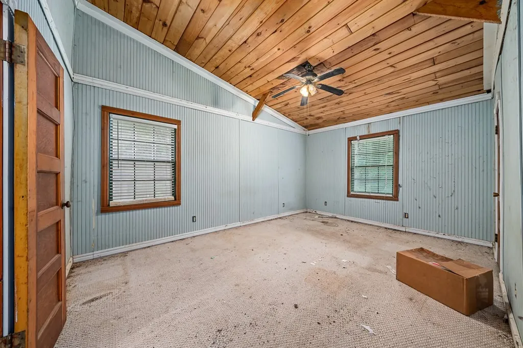 311 Deweys Lane Walling TN 38587