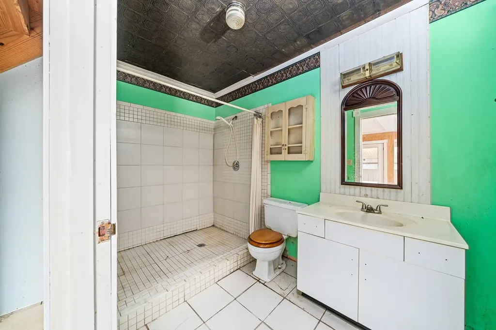 311 Deweys Lane Walling TN 38587