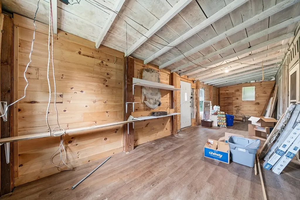 311 Deweys Lane Walling TN 38587