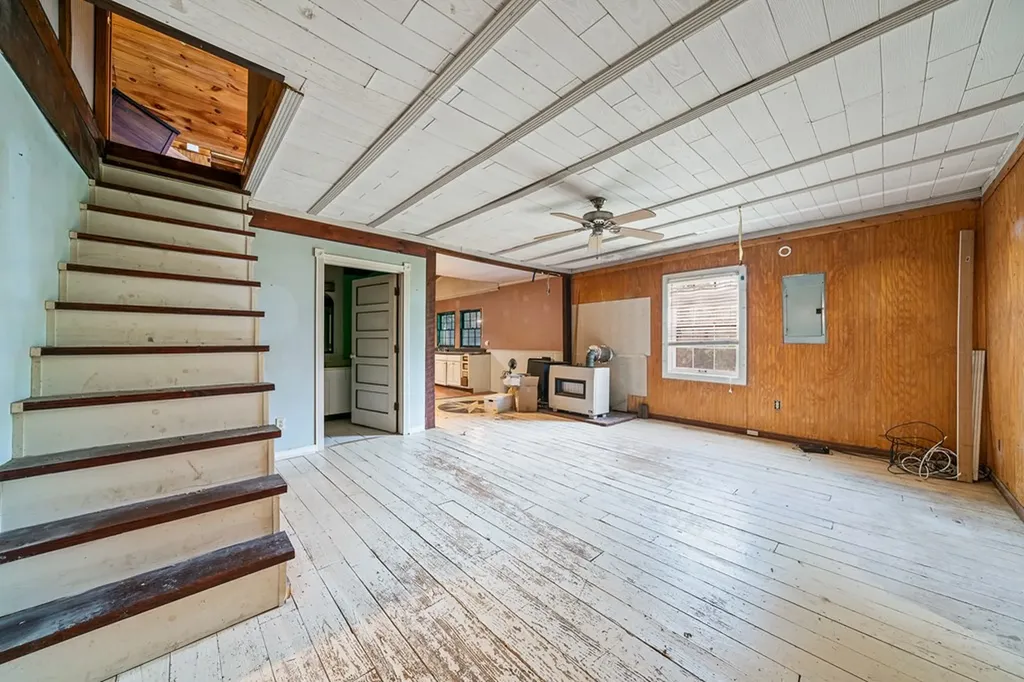 311 Deweys Lane Walling TN 38587
