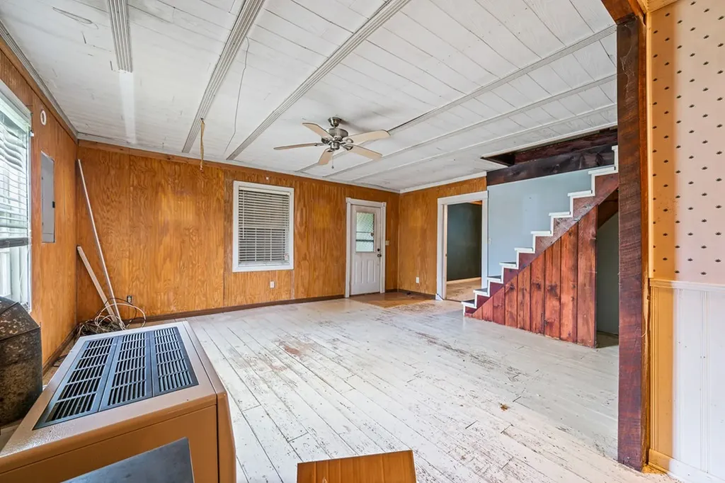 311 Deweys Lane Walling TN 38587