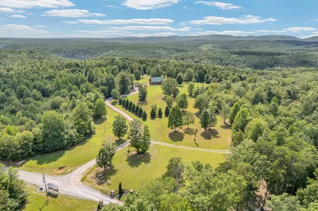 150 Soak Creek Lane Grandview TN 37337