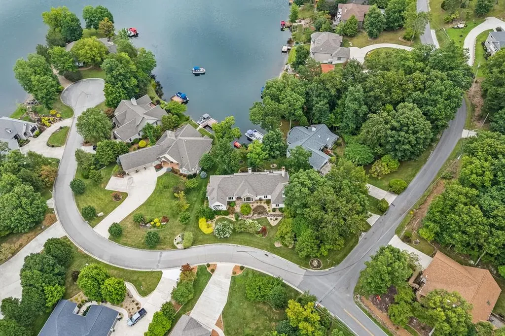 31 Markham Terrace Crossville TN 38558