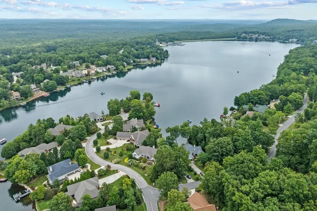 31 Markham Terrace Crossville TN 38558