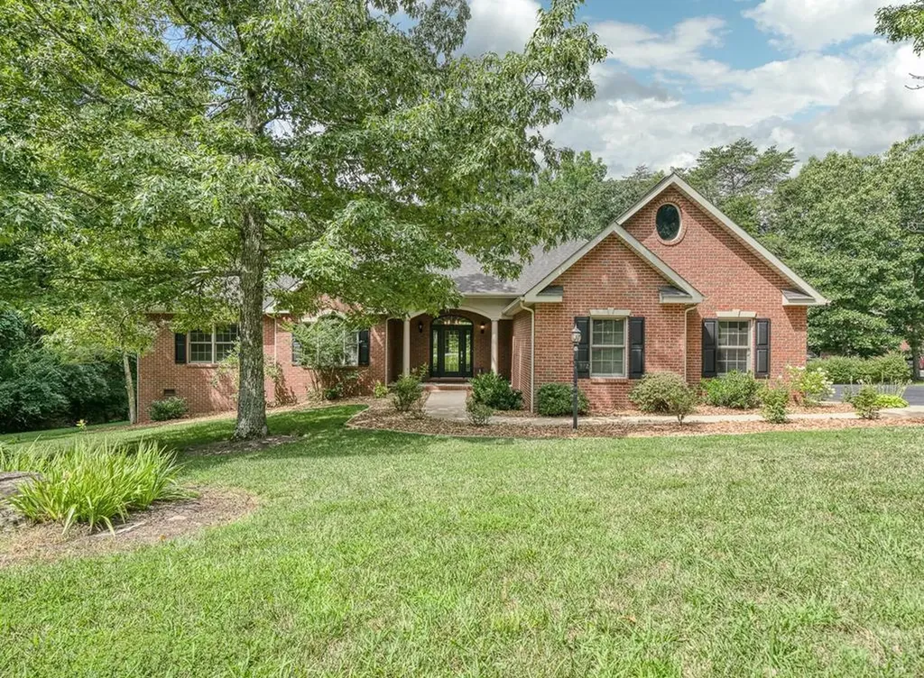 172 Sandpiper Loop Crossville TN 38555