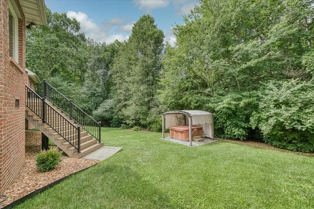 172 Sandpiper Loop Crossville TN 38555