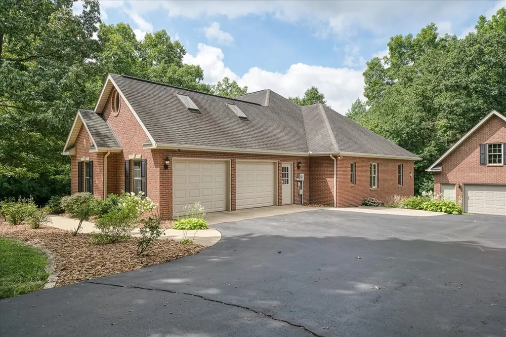 172 Sandpiper Loop Crossville TN 38555