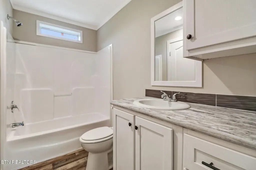 126 Pullman Lane Oneida TN 37841