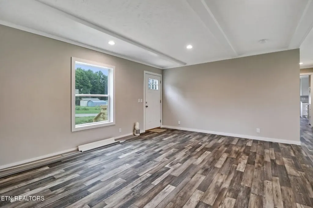 126 Pullman Lane Oneida TN 37841