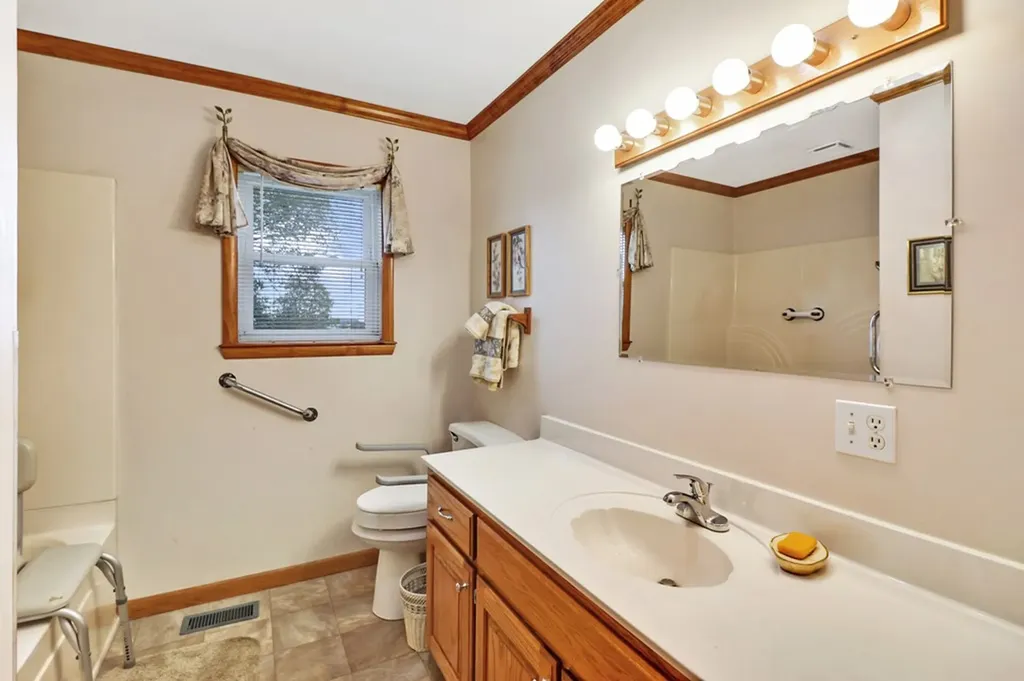 8324 Smithville Highway Mcminnville TN 37110