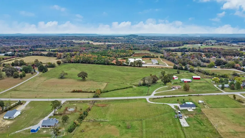 8324 Smithville Highway Mcminnville TN 37110