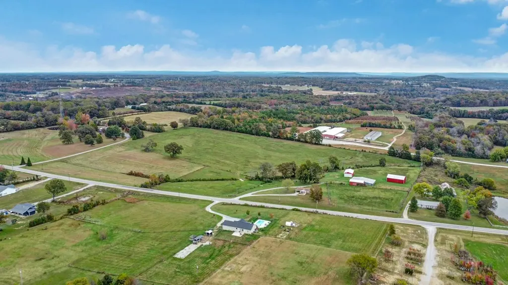 8324 Smithville Highway Mcminnville TN 37110