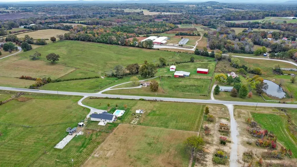 8324 Smithville Highway Mcminnville TN 37110