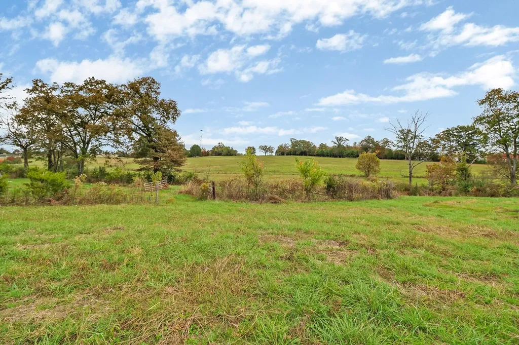 8324 Smithville Highway Mcminnville TN 37110