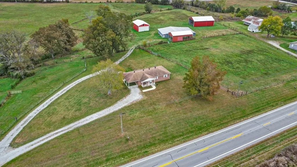 8324 Smithville Highway Mcminnville TN 37110