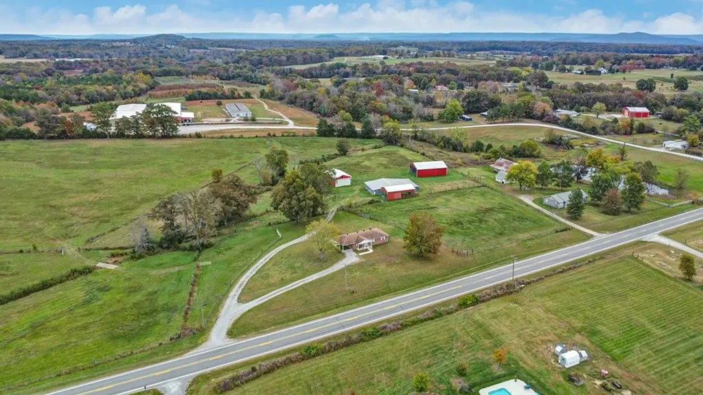 8324 Smithville Highway Mcminnville TN 37110