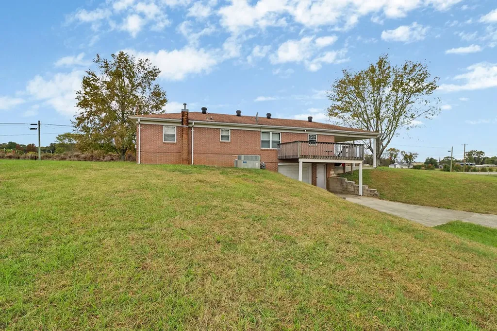 8324 Smithville Highway Mcminnville TN 37110