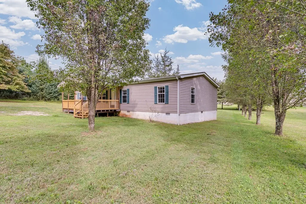 285 Middle Drive Sparta TN 38583