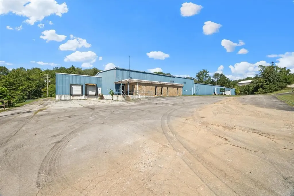 119 N Main Street Byrdstown TN 38549