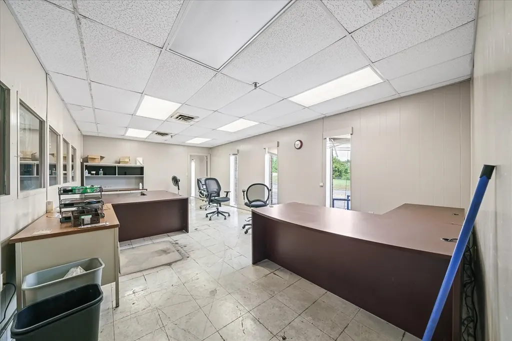 119 N Main Street Byrdstown TN 38549