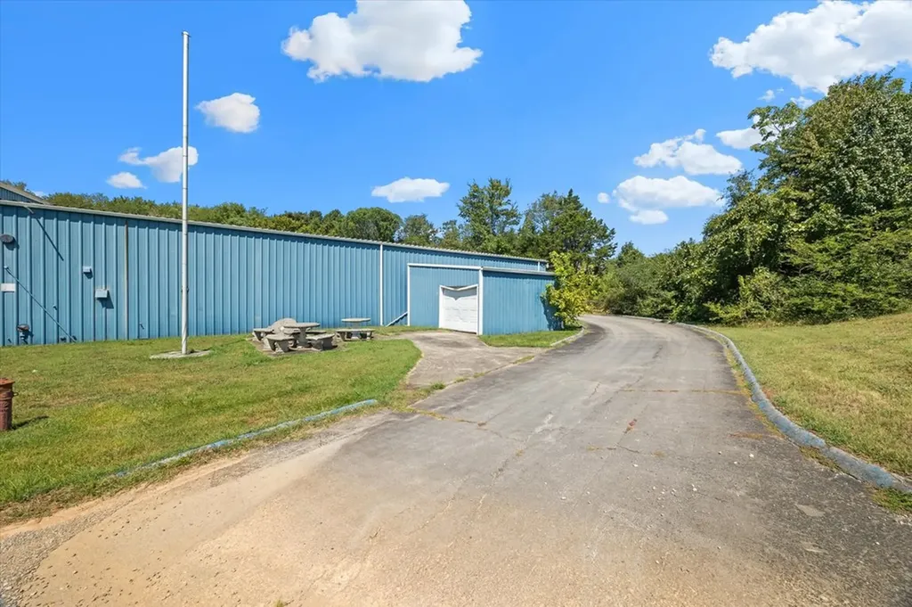 119 N Main Street Byrdstown TN 38549