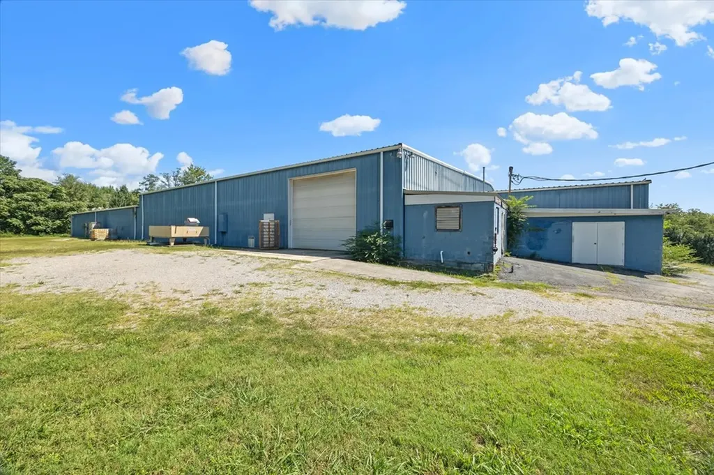 119 N Main Street Byrdstown TN 38549