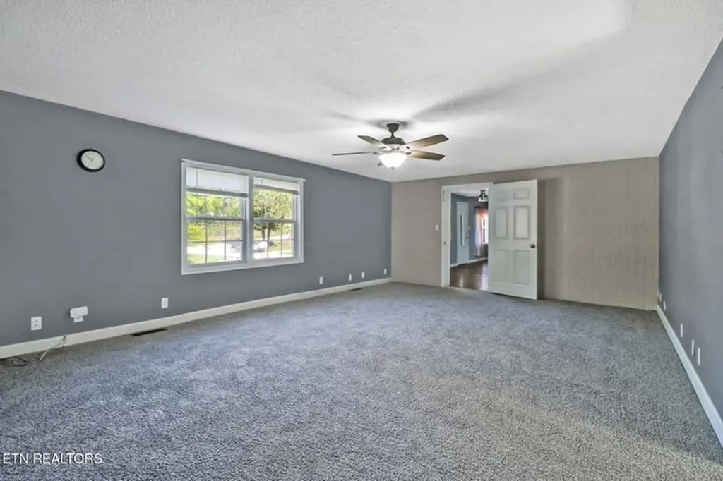 1271 Gouldstown Road Jamestown TN 38556-6387