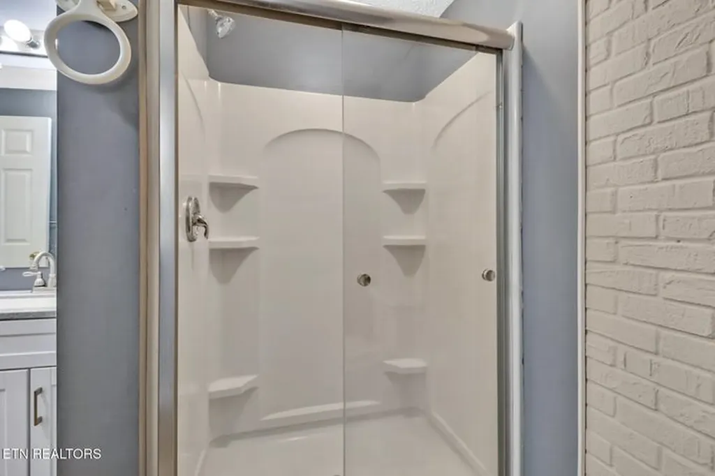 1271 Gouldstown Road Jamestown TN 38556-6387