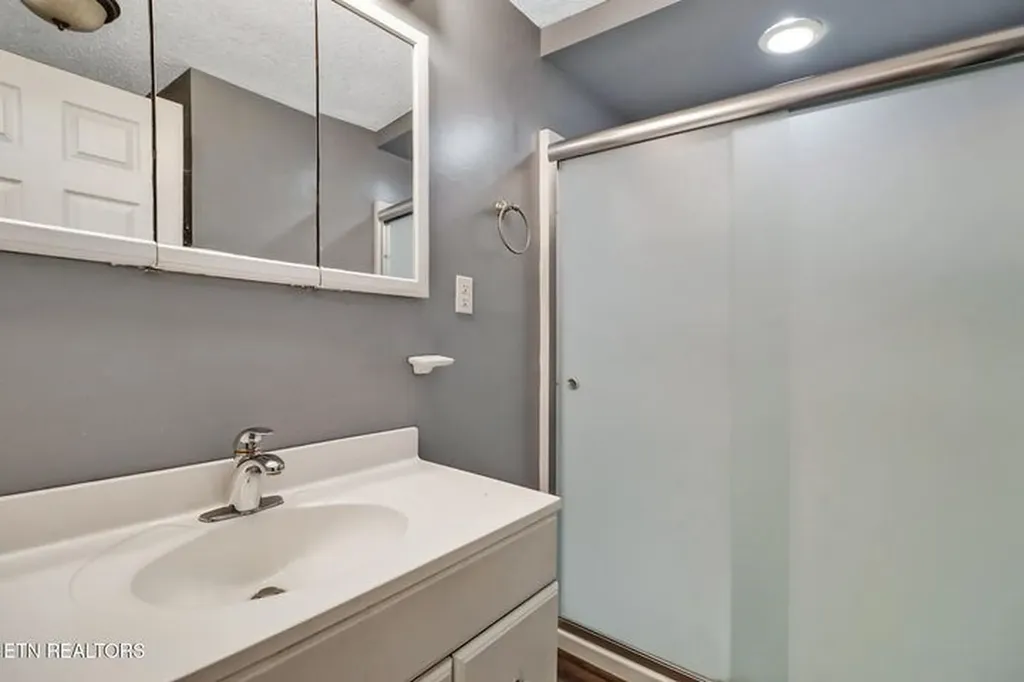 1271 Gouldstown Road Jamestown TN 38556-6387