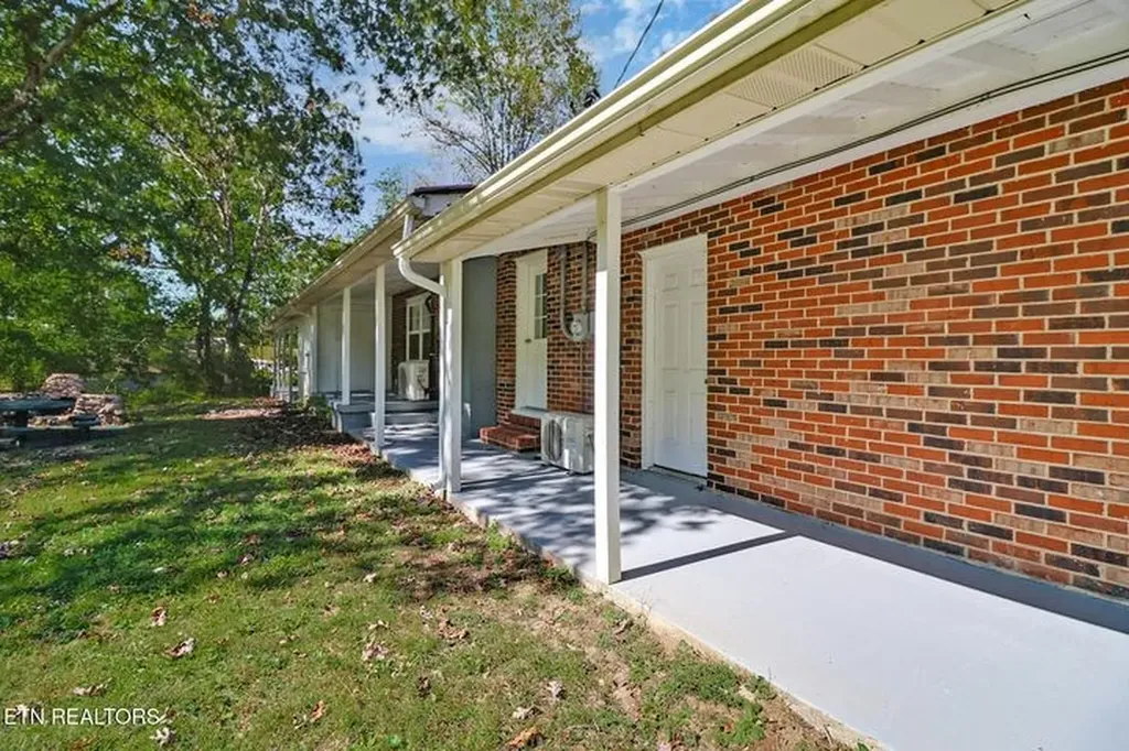 1271 Gouldstown Road Jamestown TN 38556-6387