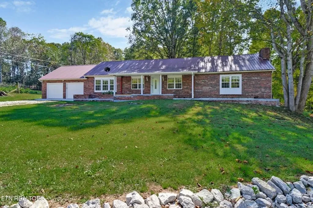 1271 Gouldstown Road Jamestown TN 38556-6387