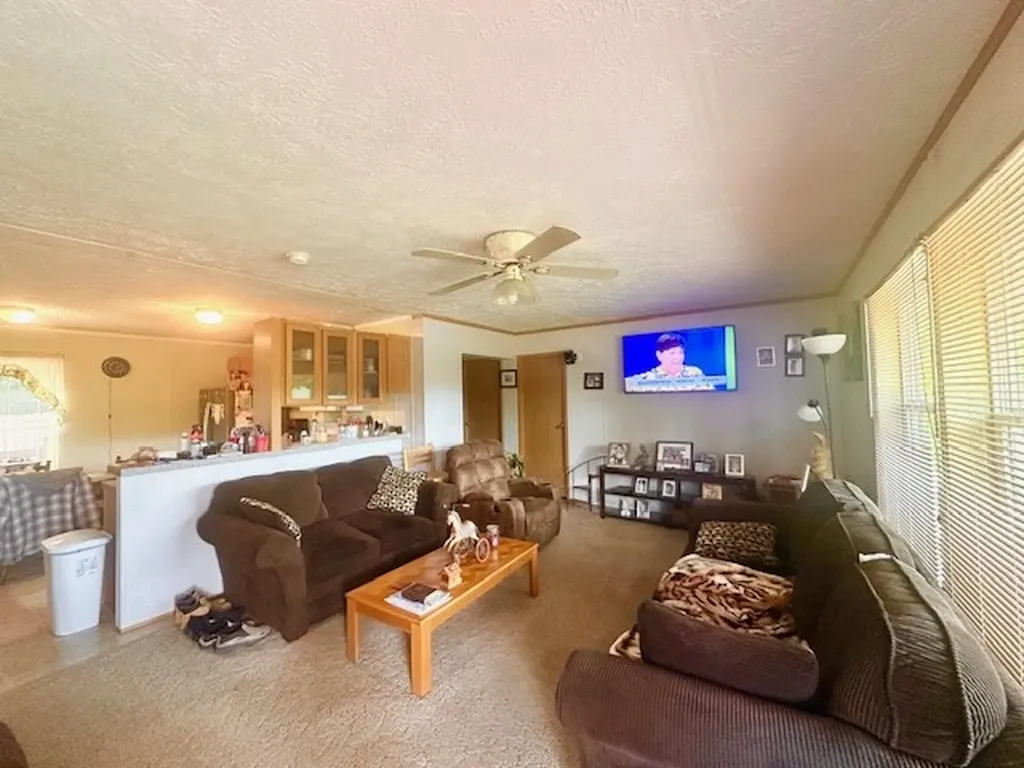 14021 Peach Stone Crawford TN 38554