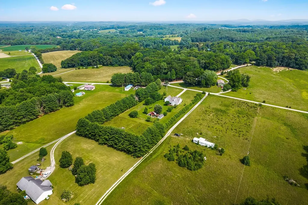 106 Swallows Lane Cookeville TN 38506