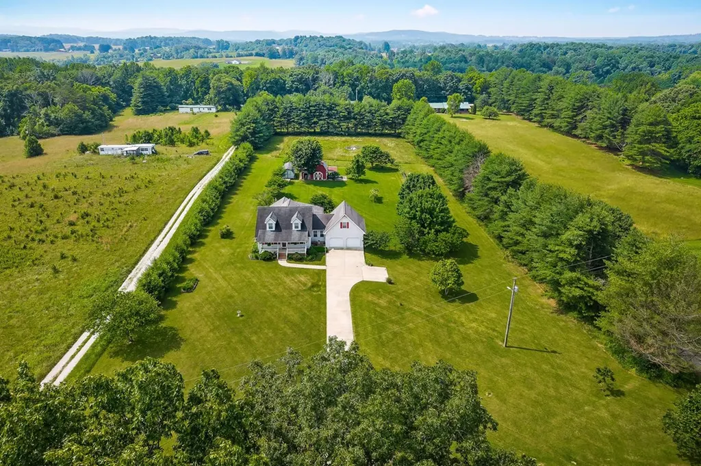 106 Swallows Lane Cookeville TN 38506